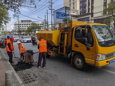 汉台区市政工程建设服务中心积极推进排水管网清淤工作